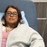 os tratamentos de ponta para o câncer de intestino aos quais a cantora foi submetida