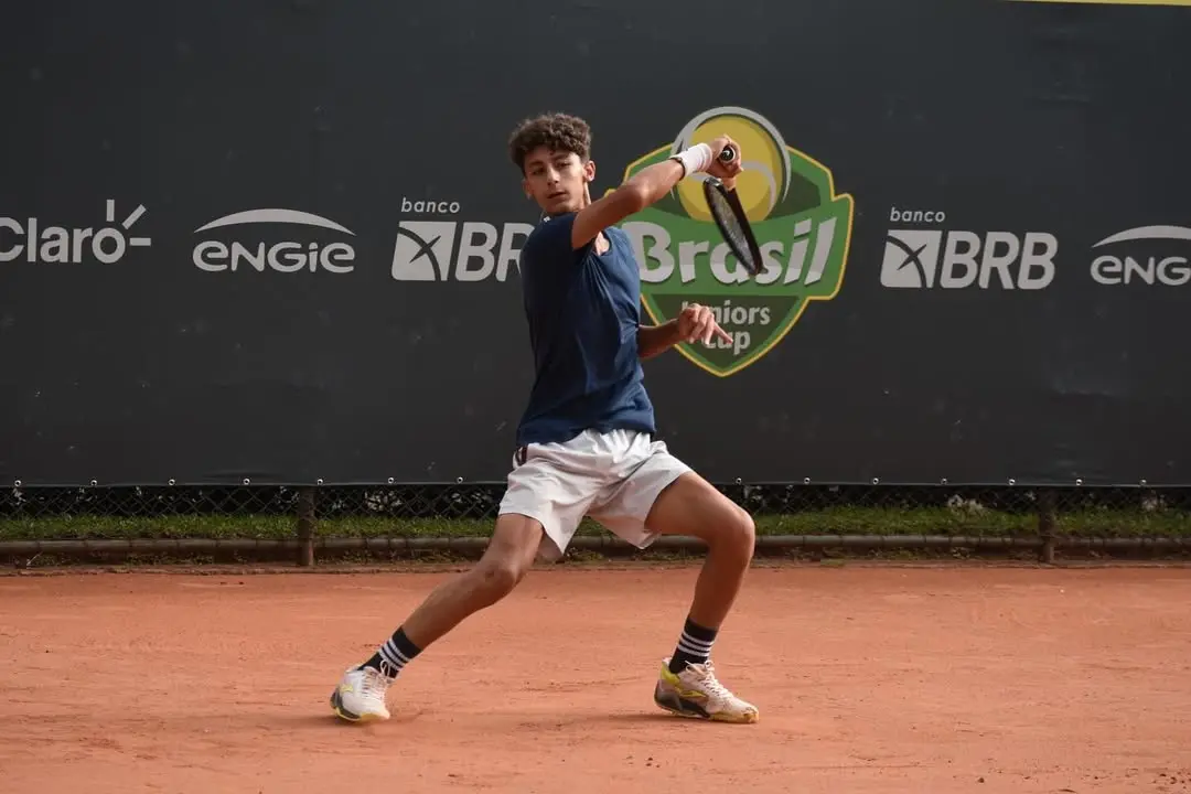 Pietro Gava é finalista no Paraguai e almeja conquistar seu primeiro título juvenil da ITF aos 15 anos. 1 Pietro Gava é finalista no Paraguai e busca 1º ITF juvenil aos 15 anos