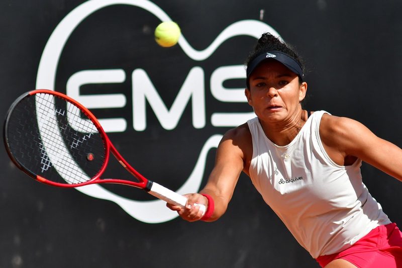 Rebeca Pereira é finalista no saibro alemão e busca 2º título do ano