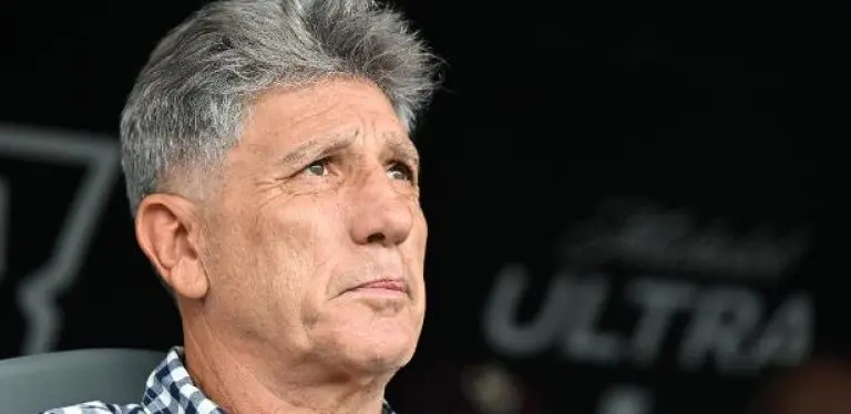"Na minha opinião, foi pênalti, mas há árbitros que dão e outros que não dão", disse Renato