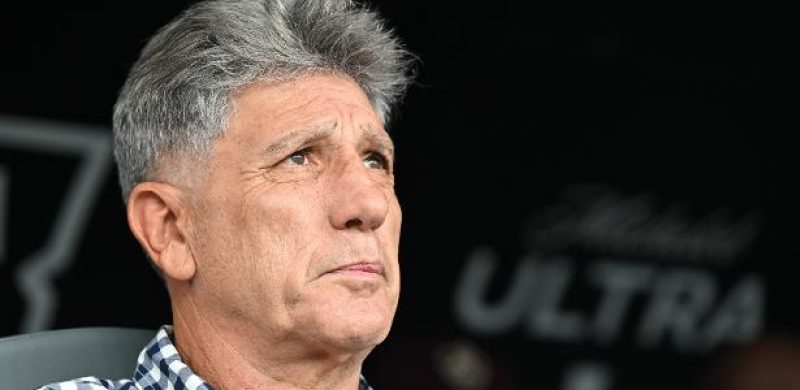 "Na minha opinião, foi pênalti, mas há árbitros que dão e outros que não dão", disse Renato