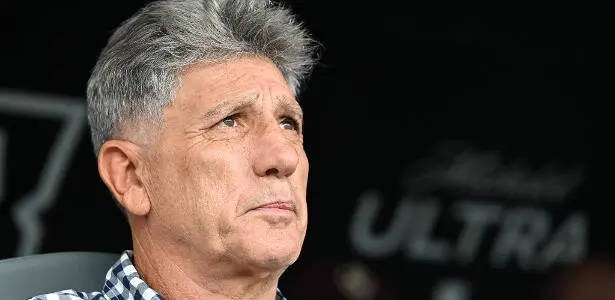 "Na minha opinião, foi pênalti, mas há árbitros que dão e outros que não dão", disse Renato