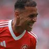Alan Patrick comemora gol marcado pelo Internacional contra o Ceará no Brasileirão