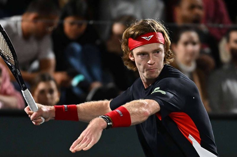 Rublev e Fokina estão no topo do ATP de Los Cabos, enquanto Romboli compete nas duplas. 1 Rublev e Fokina lideram o ATP de Los Cabos, Romboli joga duplas