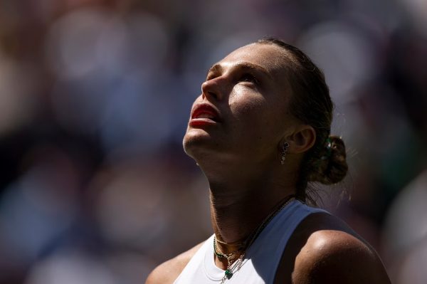 Sabalenka cita desgaste acumulado e não joga no Canadá