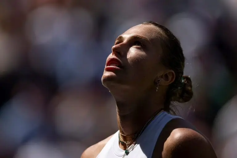 Sabalenka cita desgaste acumulado e não joga no Canadá