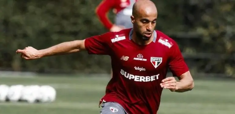 Lucas Moura, durante treinamento no CT do São Paulo.