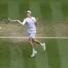 Sinner domina um Djokovic combalido, vence e disputa final inédita