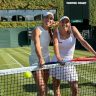Stefani e Babos passam sem sustos pela estreia em Wimbledon