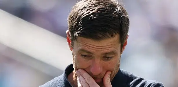 Xabi Alonso, técnico do Real Madrid, durante jogo contra o PSG no Mundial