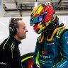 VÍDEO: Rubinho se emociona e se declara a Dudu após pódio do filho no WEC em Interlagos