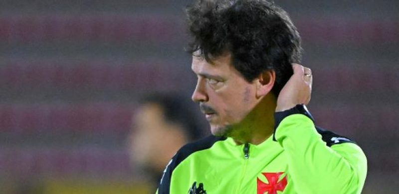 Vasco goleado na Sul-Americana é culpa do Dinizismo? Comentaristas debatem