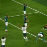 Eu me preparei para sair e desvio mudou trajetória, diz Weverton sobre gol - 05/07/2025 - Esporte
