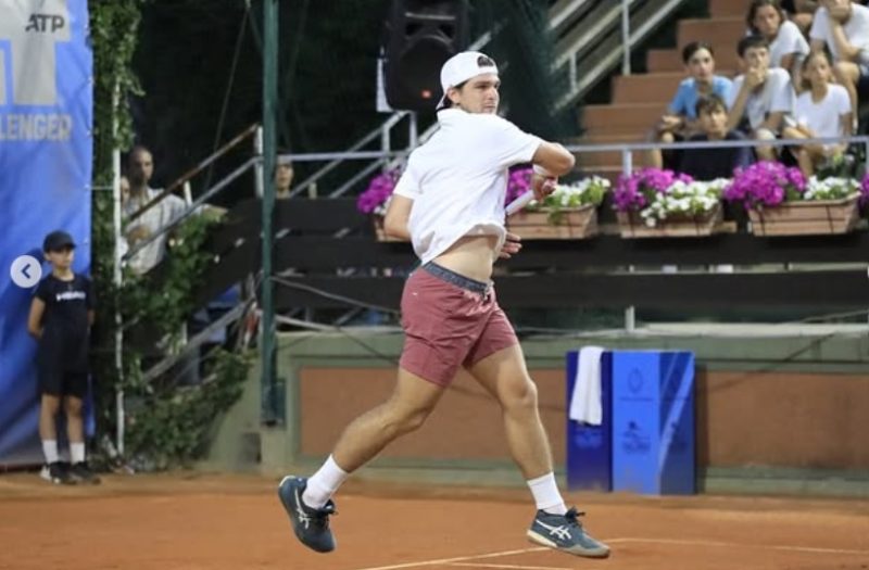 Wild vence mais um confronto de 3h e chega à final em Modena