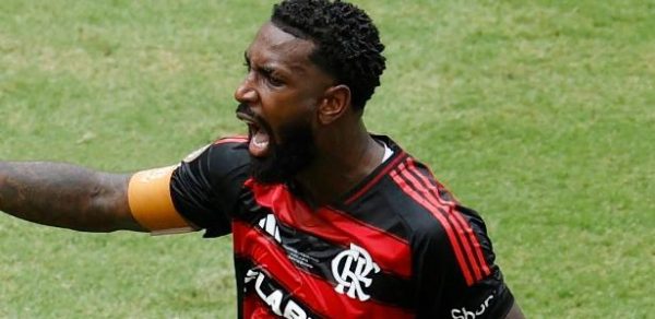 Gerson comemora gol marcado pelo Flamengo contra o Bayern de Munique no Mundial