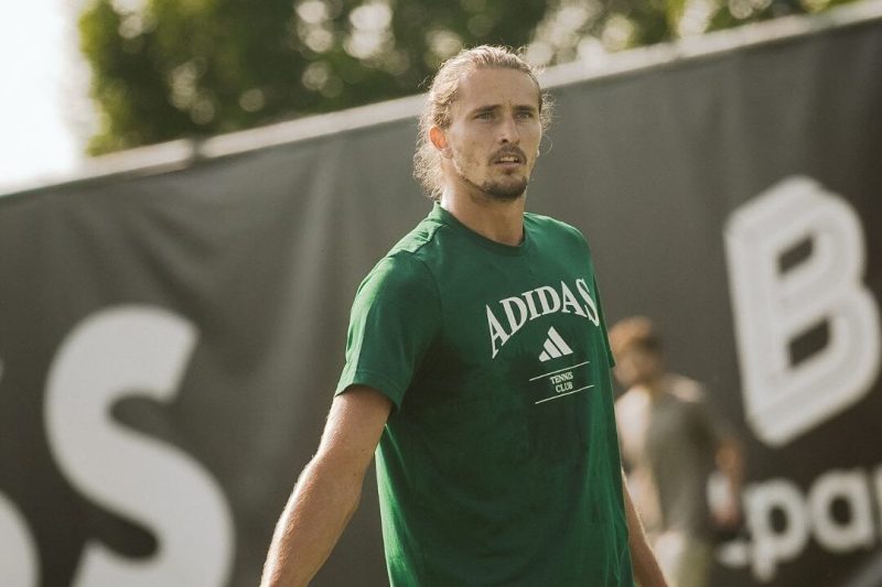 Zverev participa de treinos com Tio Toni na academia de Nadal