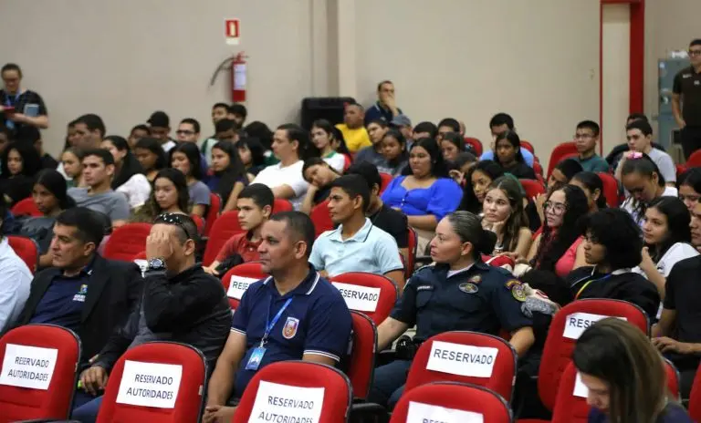 Aula inaugural do projeto Aprova Terceirao 5 scaled