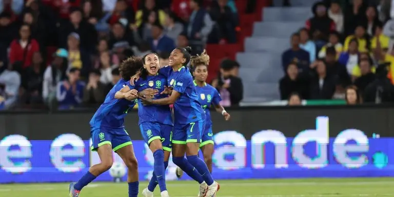 Em final emocionante, Brasil bate Colômbia e é campeão da Copa América