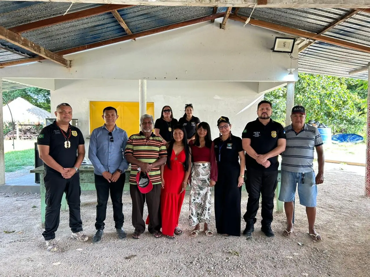 Polícia Civil distribui 581 novos RGs para comunidades indígenas de Pacaraima e Normandia 1 Entrega de novos RGs a comunidades indigenas de Pacaraima e Normandia Ascom PCRR 3