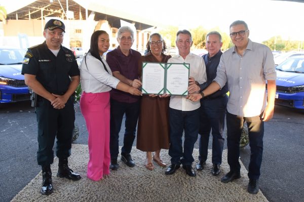 entrega de viaturas do ronda ame 4