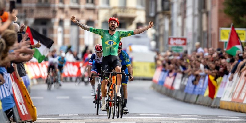 lauro chaman leva tricampeonato mundial de paraciclismo na bélgica