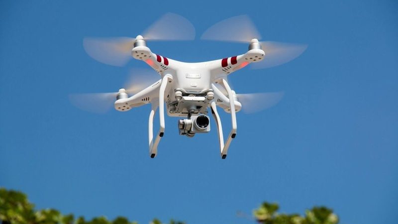 o que é um drone? descubra seu funcionamento e fatos interessantes.