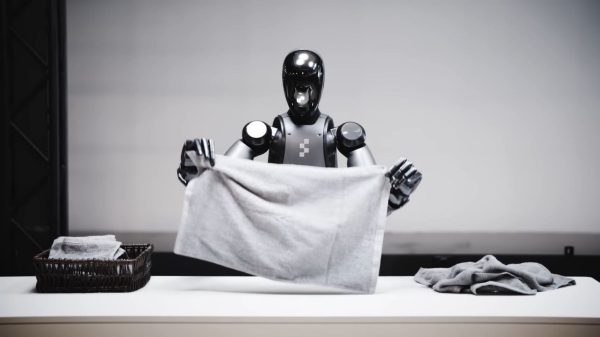 robô humanoide de empresa dos estados unidos agora também é capaz de dobrar roupas.