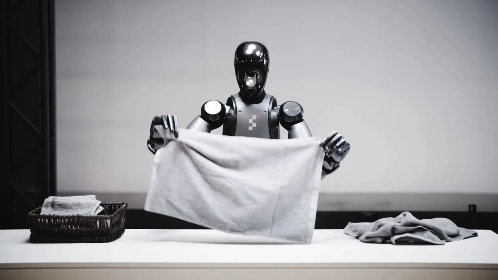 Robô humanoide de empresa dos Estados Unidos agora também é capaz de dobrar roupas.