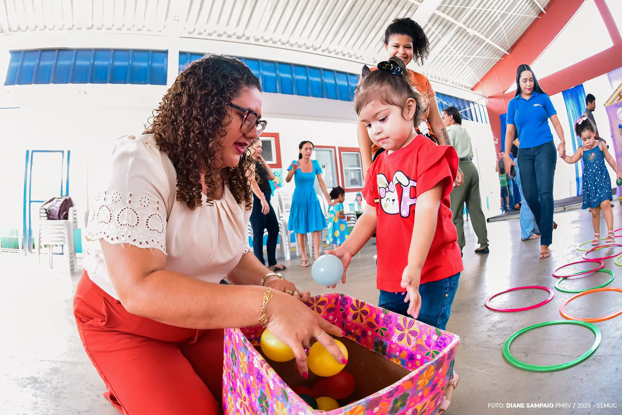 1758779744 404 Patio escolar celebra Semana do Bebe com brincadeiras sem telas