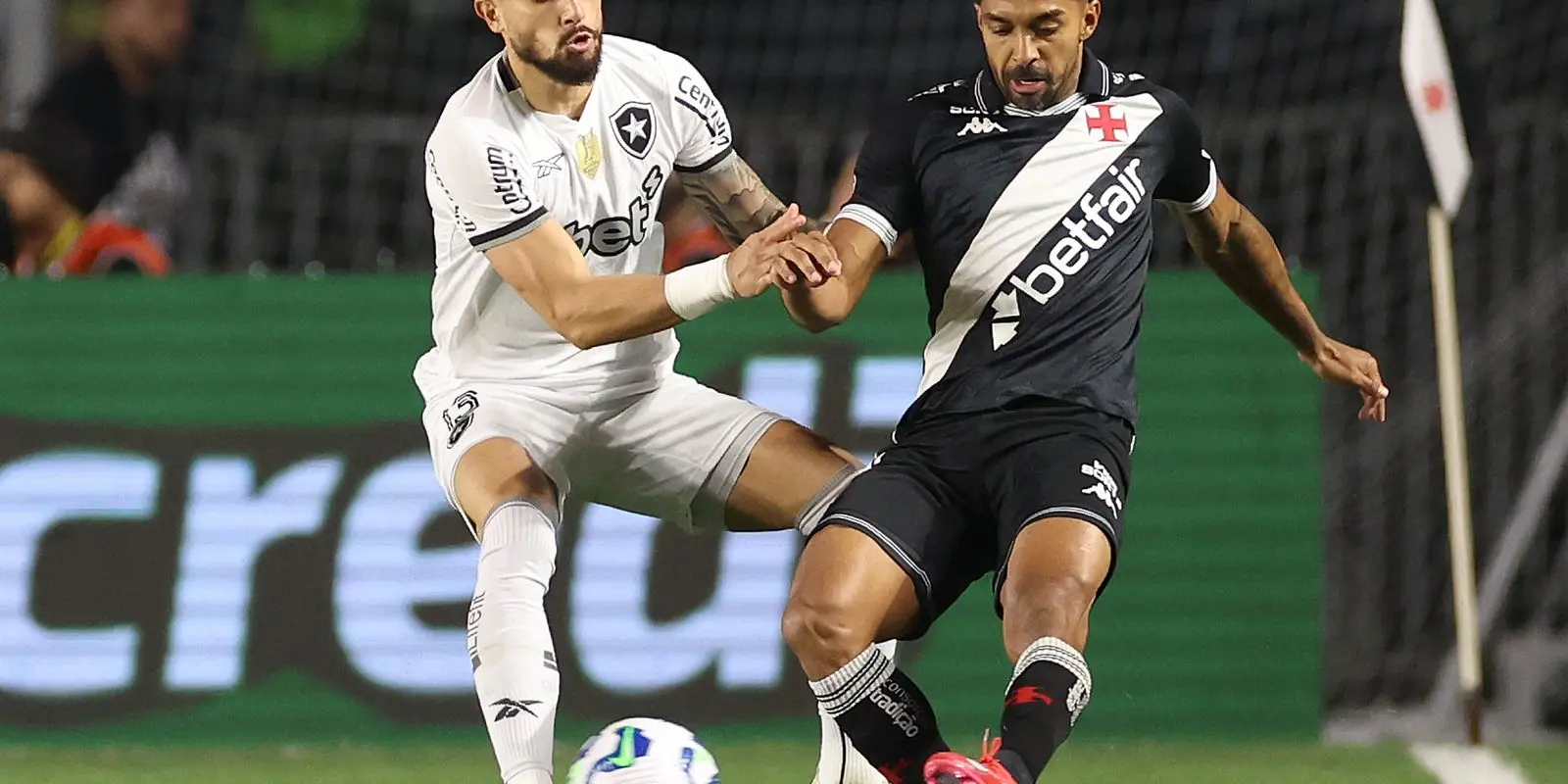 Botafogo and Vasco compete for a spot in the Copa do Brasil semifinals. 1 Botafogo e Vasco lutam por vaga na semifinal da Copa do Brasil