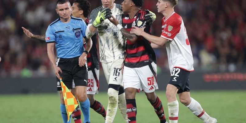 conmebol anula 2º amarelo e libera plata para defender o flamengo
