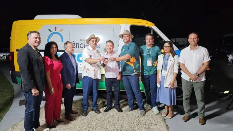 Entrega da Van 2 scaled