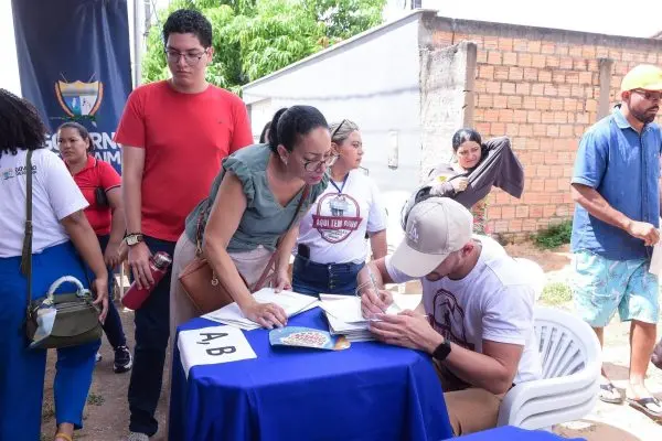 Entrega de escrituras publicas para moradores dos conjuntos Perola e Ajuricaba 3 scaled