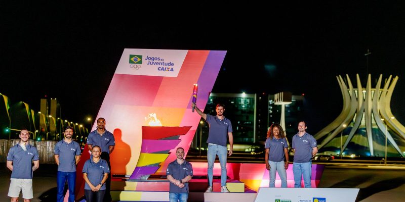 jogos da juventude são abertos oficialmente com acendimento da pira
