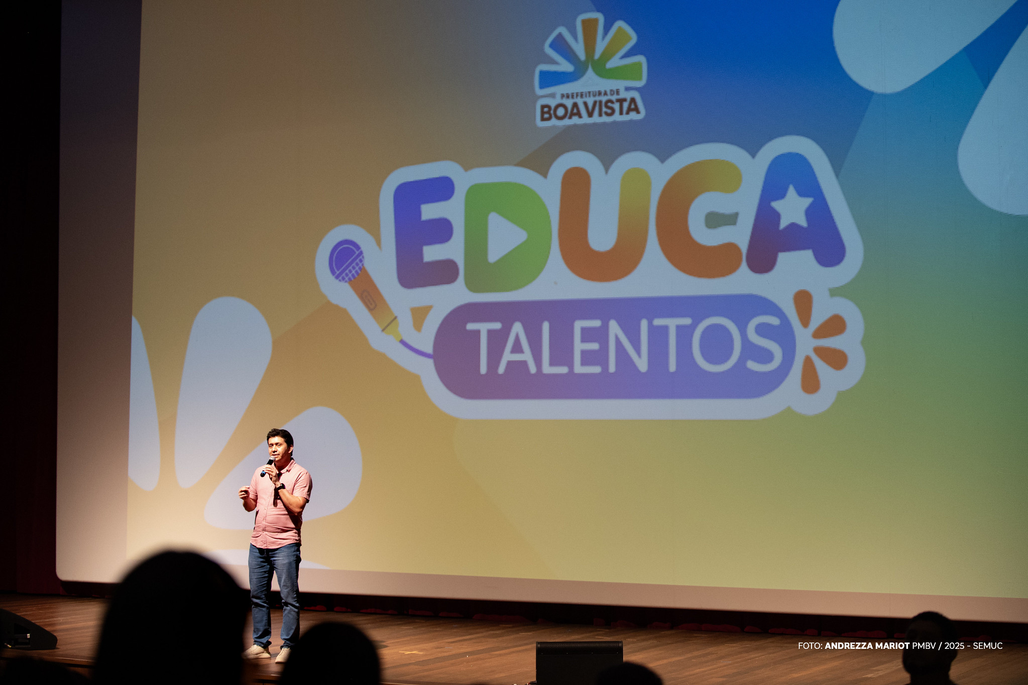 1759402188 166 iv vernissage e final do educa talentos agitam teatro municipal