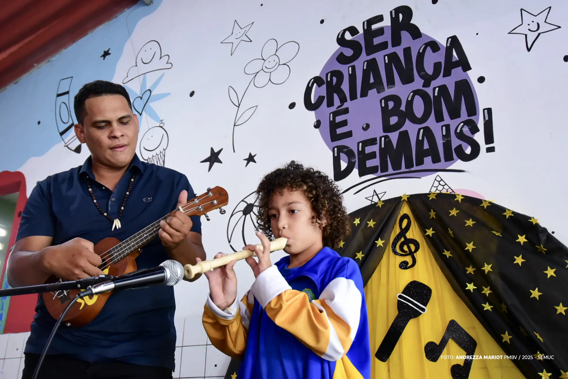 1760024595 989 Criancas exibem talentos artisticos em festival escolar comemorativo