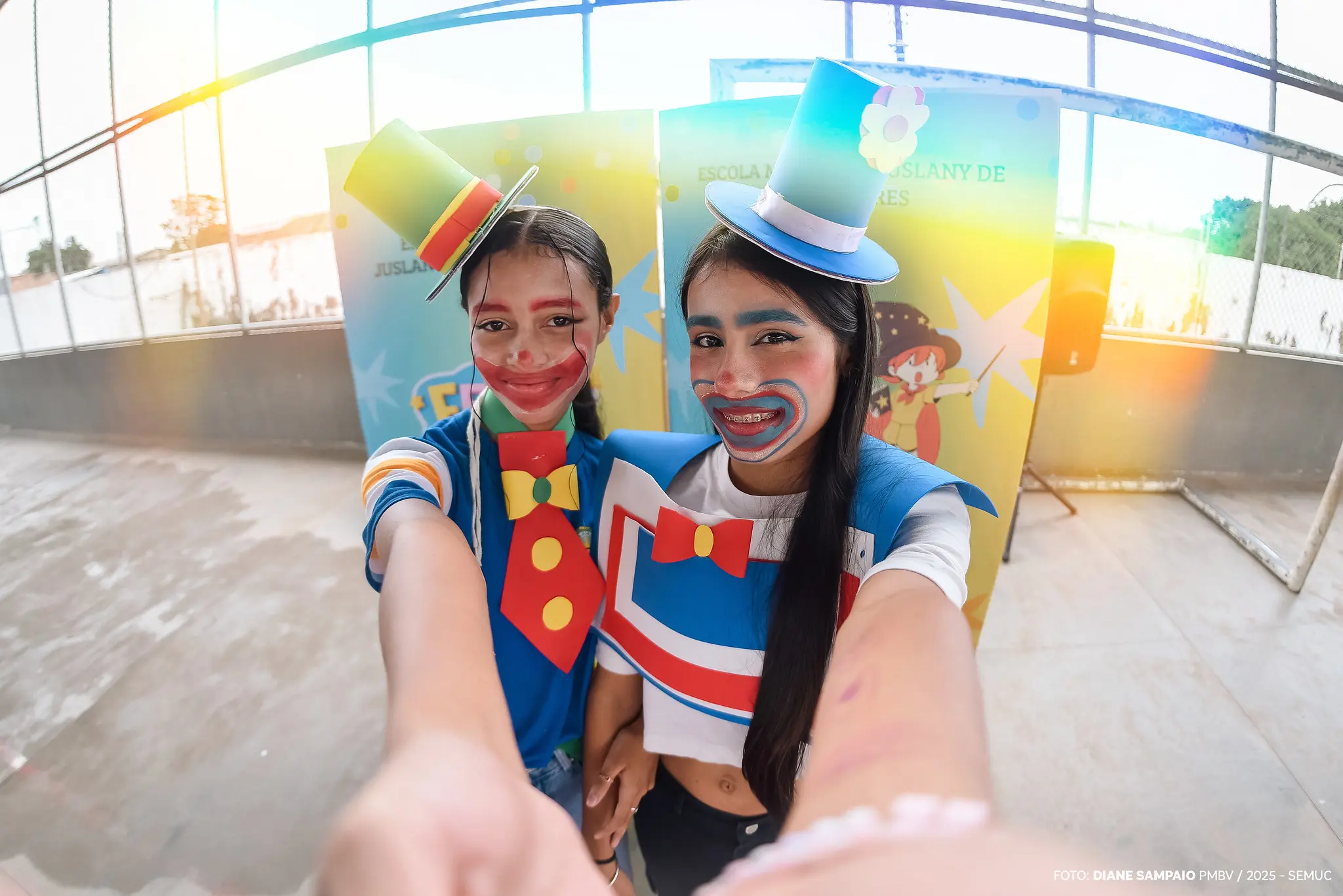 1760096904 55 Dia da Fantasia transforma quadra da Escola Juslany em encanto
