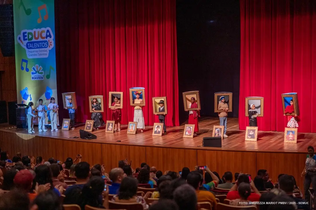 IV Vernissage e final do Educa Talentos agitam Teatro Municipal 1 54825074601 5b9c0fe126 k