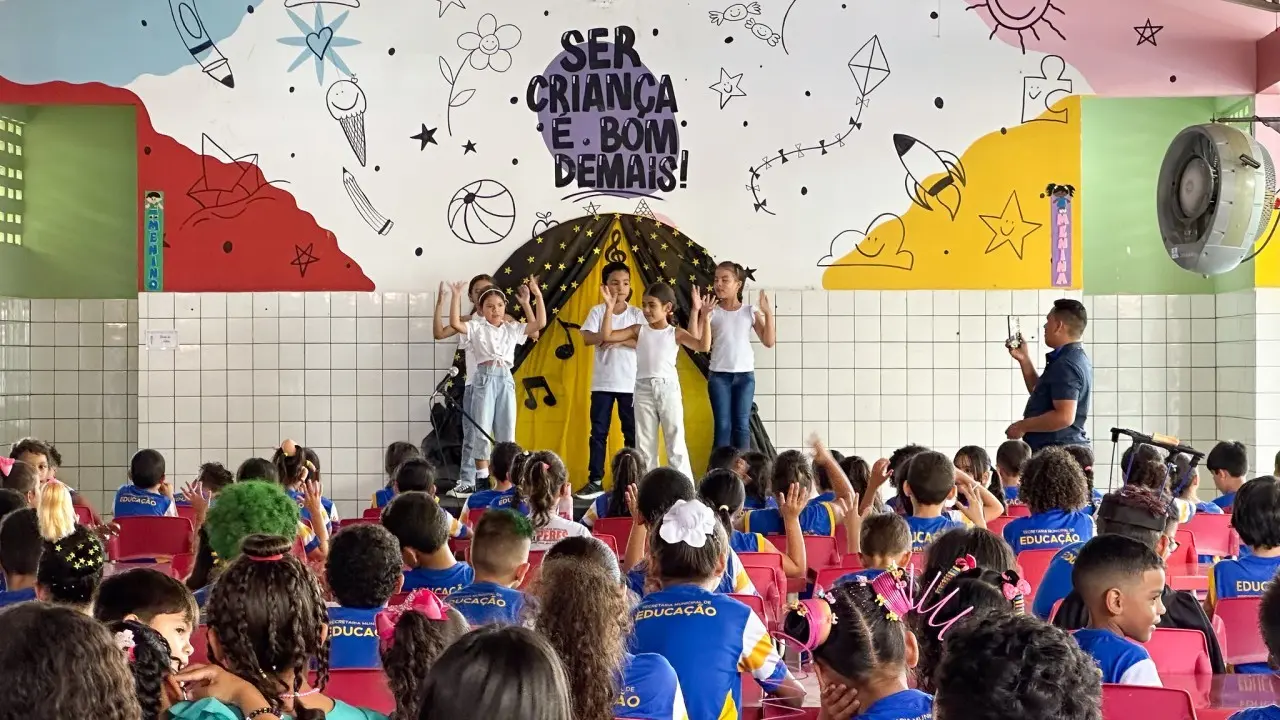 Crianças exibem talentos artísticos em festival escolar comemorativo 1 54841307004 a03fa37f0f k