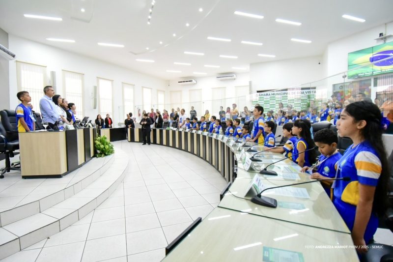 Estudantes vivem experiência de minivereadores na Câmara Municipal 1 54875951912 2ed727eceb k