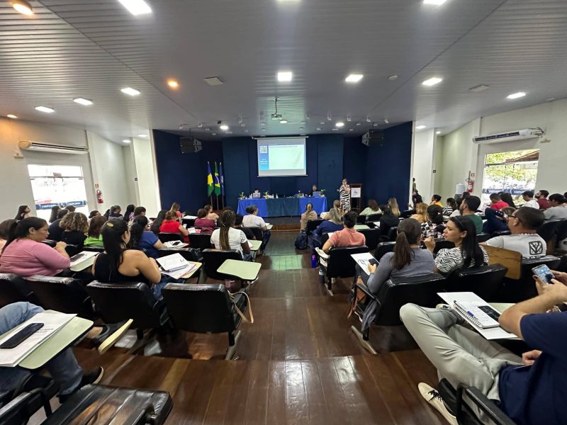 atividade no auditorio da uerr ascom sesau 1 scaled