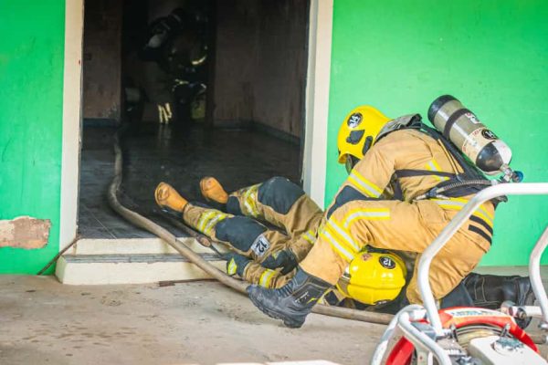 aula pratica para simular incendio em residencia ederson brito secom rr 4