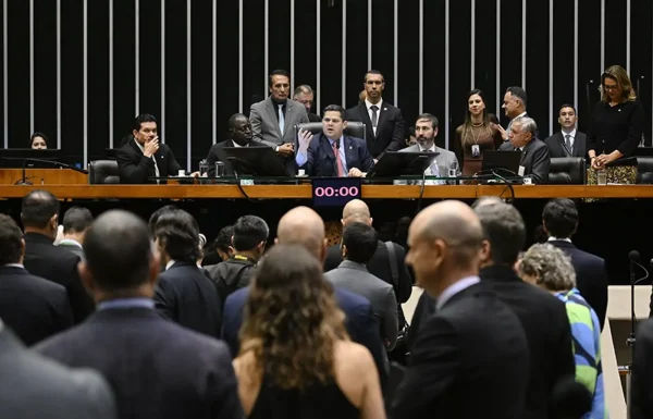 Congresso autoriza validade permanente para incentivos fiscais no IR 2 B8FNgS11Nj8kMqeZhVYVXvmJ.webp
