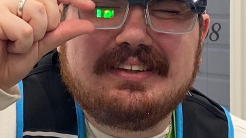 Os óculos inteligentes recém-lançados da Amazon apontam para o futuro, mas suscitam dúvidas sobre a privacidade dos entregadores [Opinião]