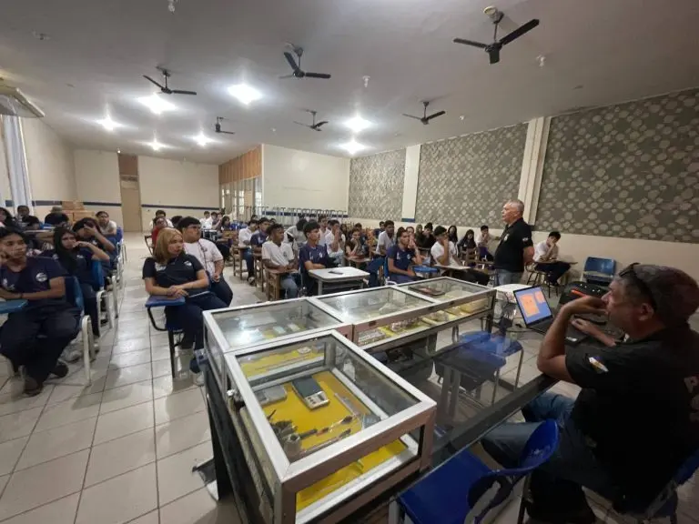Palestra sobre prevencao as drogas no Escola Estadual Goncalves Dias Ascom PCRR 4 scaled
