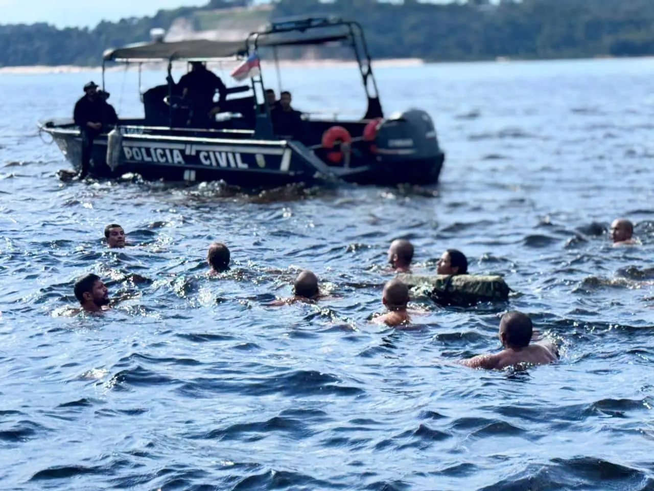Policiais de Roraima fazem treinamento tatico integrado com forcas de seguranca do Amazonas Ascom PC