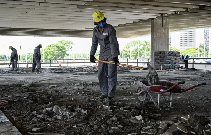 Taxa de juros segue como maior desafio para a construção civil, indica CNI 1 nj8ngQLhbrEkCj46i5UgncSd.webp