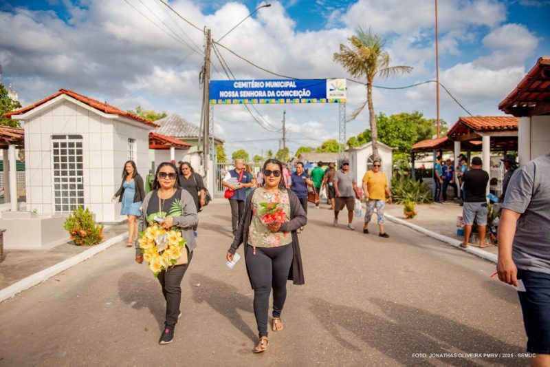 Dia de Finados: centenas visitam cemitério Nossa Senhora da Conceição 1 54896415906 6ac2f94952 k