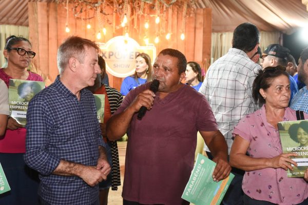 R$ 1 MILHÃO em Microcrédito Governamental impulsiona Pequenos Empreendimentos e Reforça a Economia de Roraima – Roraima Agro Show 5 Entrega de Microcredito Empreendedor da Desenvolve RR Ederson Brito Secom RR 4