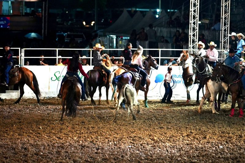 As finais das provas equestres encerraram as atividades na Arena do Rodeio 1 Finais das provas de tres tambores laco em dupla e rodeio Artur Mucaja Secom RR 7